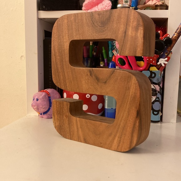 Desk decor - Picture 2 of 3